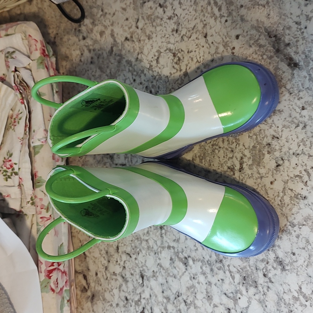 Disney Pixar Buzz Light-year rubber rain boots kids size 7 very gently worn